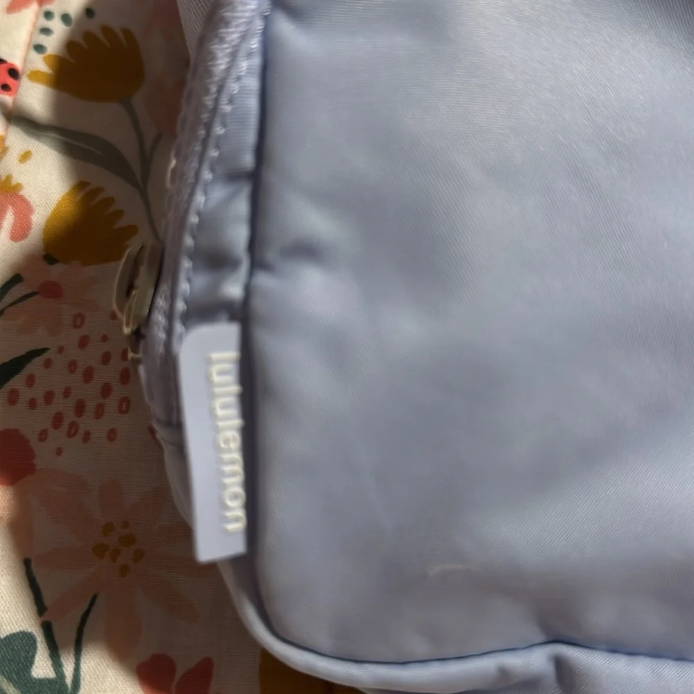 Lululemon Belt Bag Lavender Purple - Picture 3 of 11